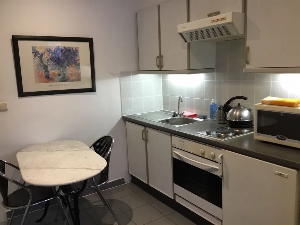 Cucina - House Divided into Studios in EU Quarter