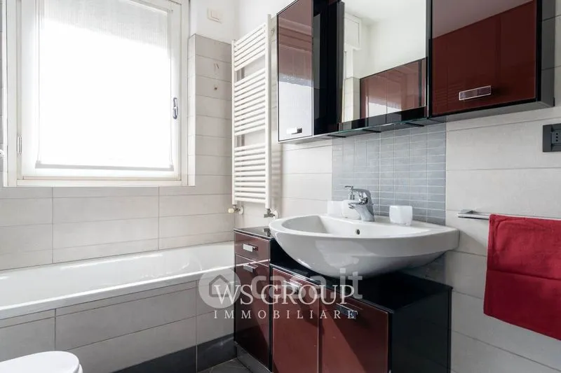 Bathrooms - Modern Bilocale with Balcony in Monza