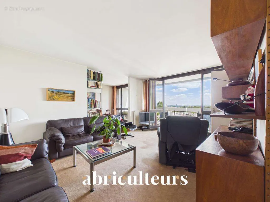 Soggiorno - Penthouse Apartment with Panoramic View in Garches