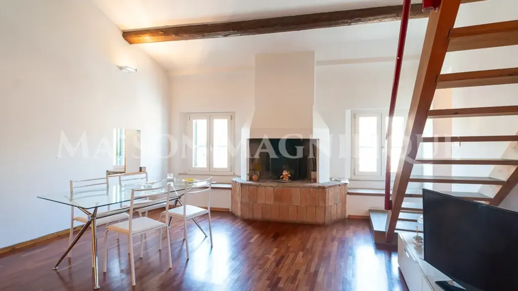 Living Room - Prestigious Apartment with Corso Giovecca View in Ferrara