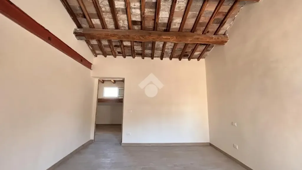 Pièces - Contemporary Trilocale in Viterbo's Historic Centre