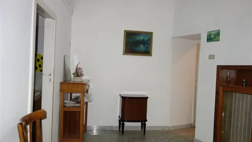 Esik - Independent House with Mansard in San Severo