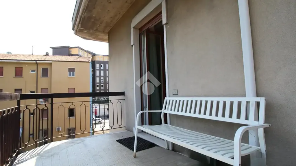 Balcon - Apartment with Balcony and Garden in Brescia