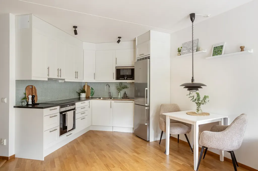 Cucina - Efficient Flat with Garden Access in Stockholm