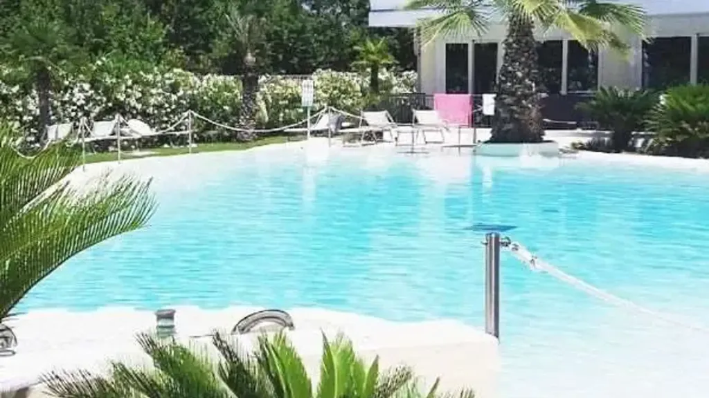 Bassein - Trilocale with Pool in Sirmione