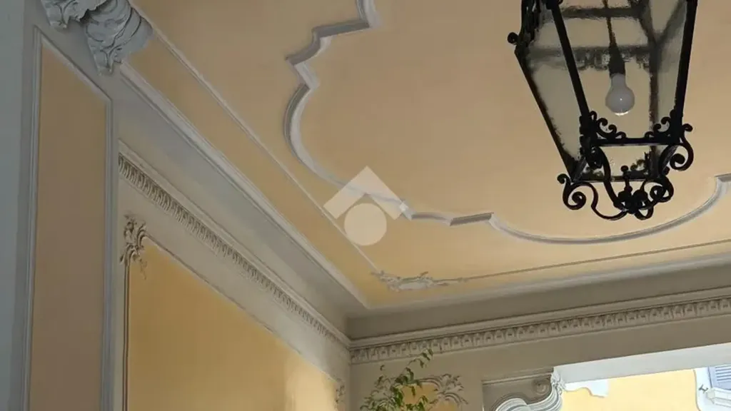 Esik - Prestigious Apartment with Balconies in Milan