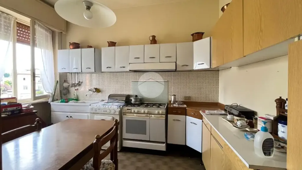 Cuisine - Spacious 2-Bedroom Flat with Balcony in Erbusco