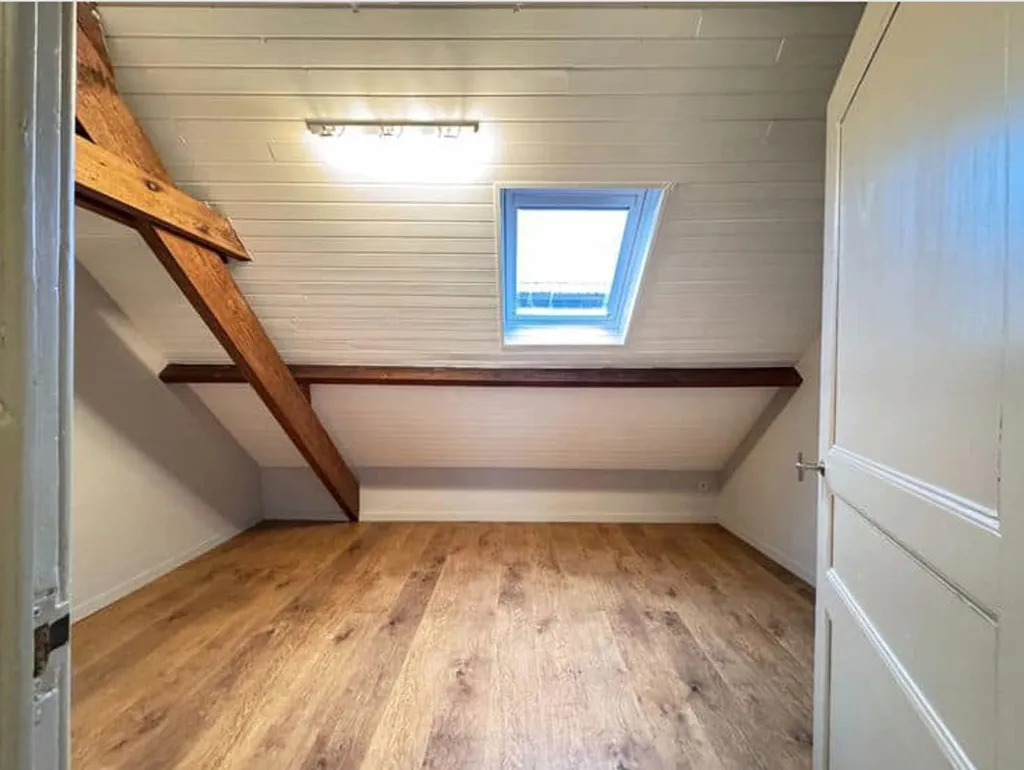Toad - Duplex Apartment with Garden Potential in Herzele
