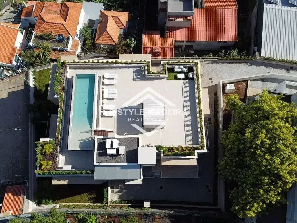 Aerial - Luxury Flat with Pool in Funchal, Madeira