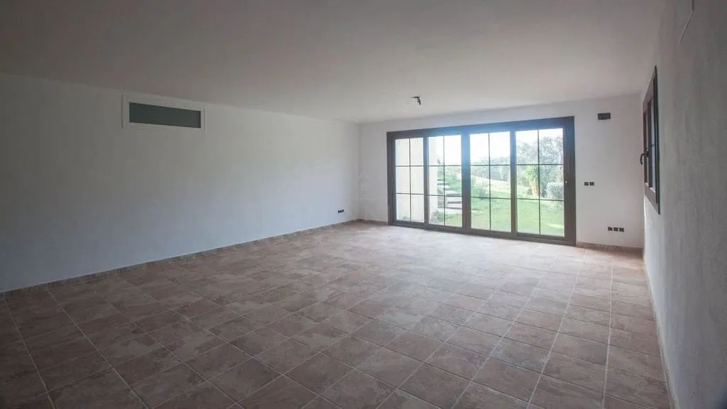 Elutuba - Luxury Villa with Mountain Views in Casares