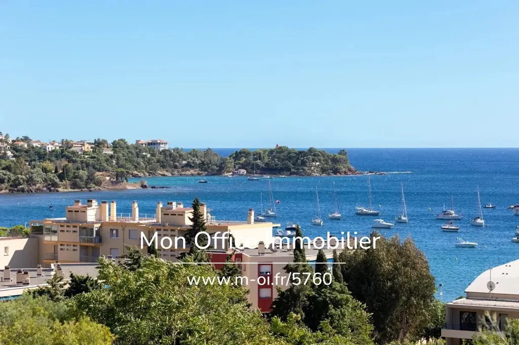 Seaside Villa with Pool in Agay