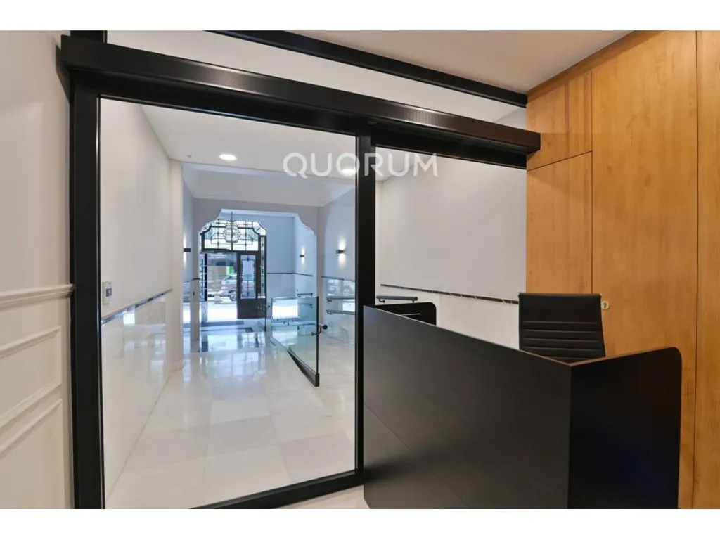 Entrée - Señorial Flat with Park Views in Abando, Bilbao