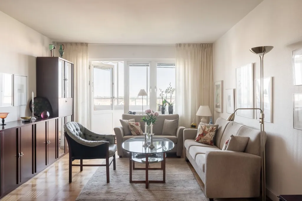 Soggiorno - Three-Room Apartment with Glass Balcony in Malmö