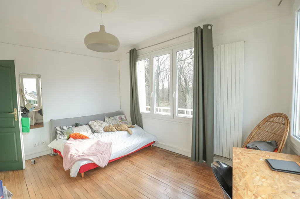 6-toaline maja asukohas Le Plessis-Robinson