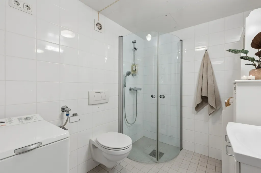 Vannitoad - 3-Bedroom Apartment with Balcony in Hagan