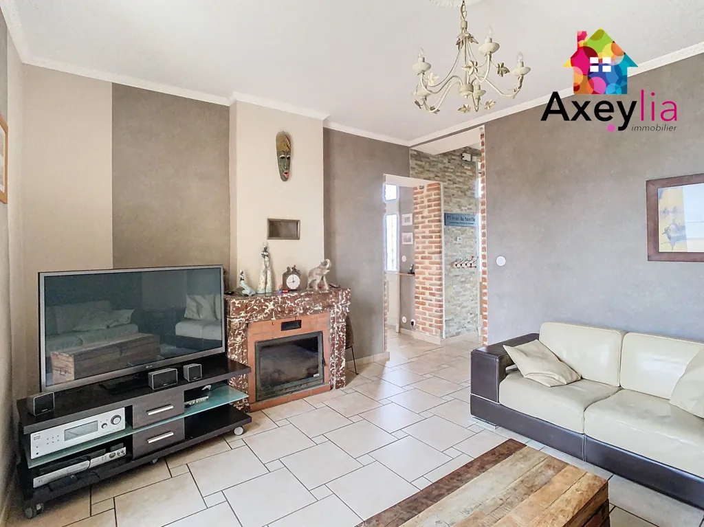 Elutuba - Renovated House with Pool near Mably