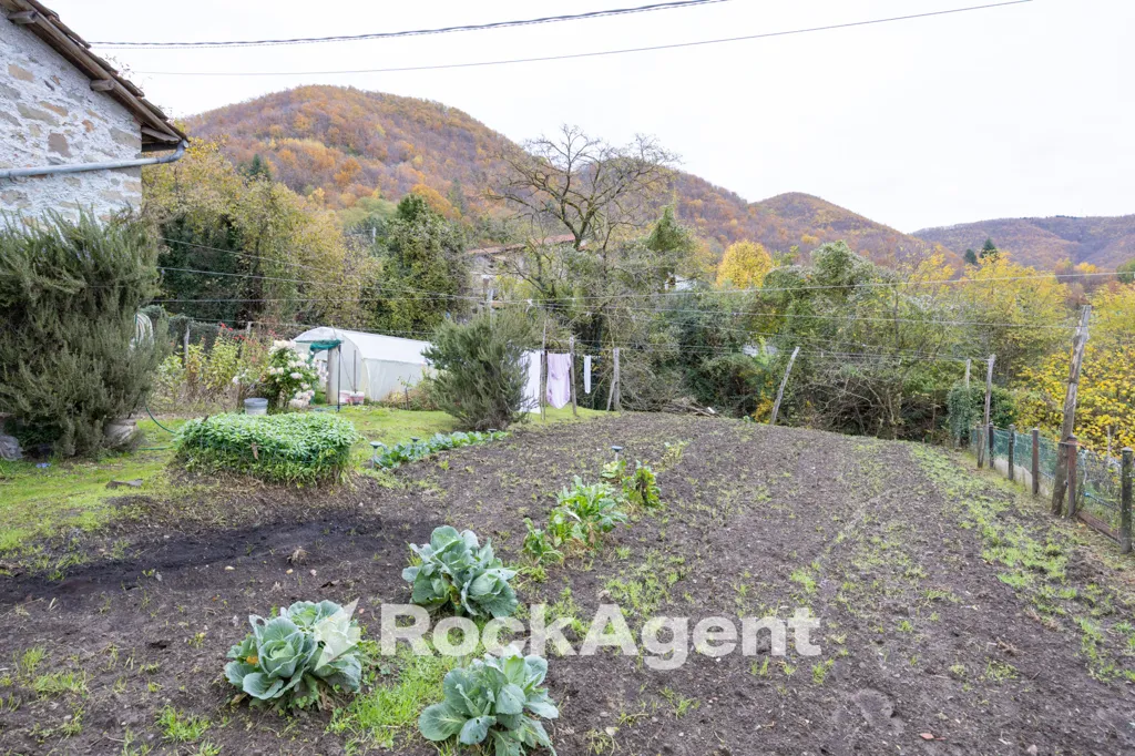 Giardino - Rustic House with Metato in Villa Regnano