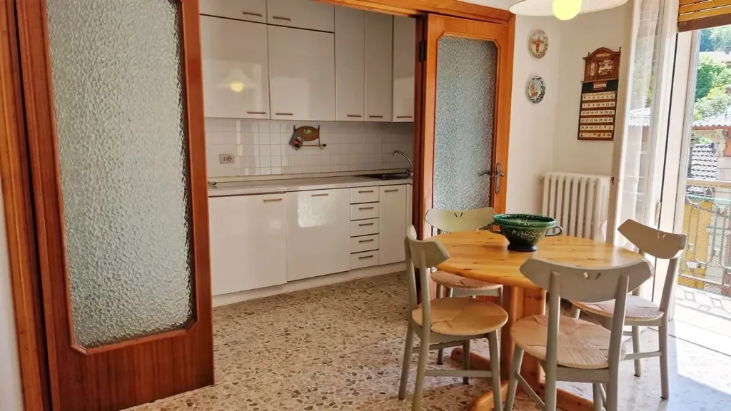 Sala da pranzo - Apartment with Mountain View in Pievepelago