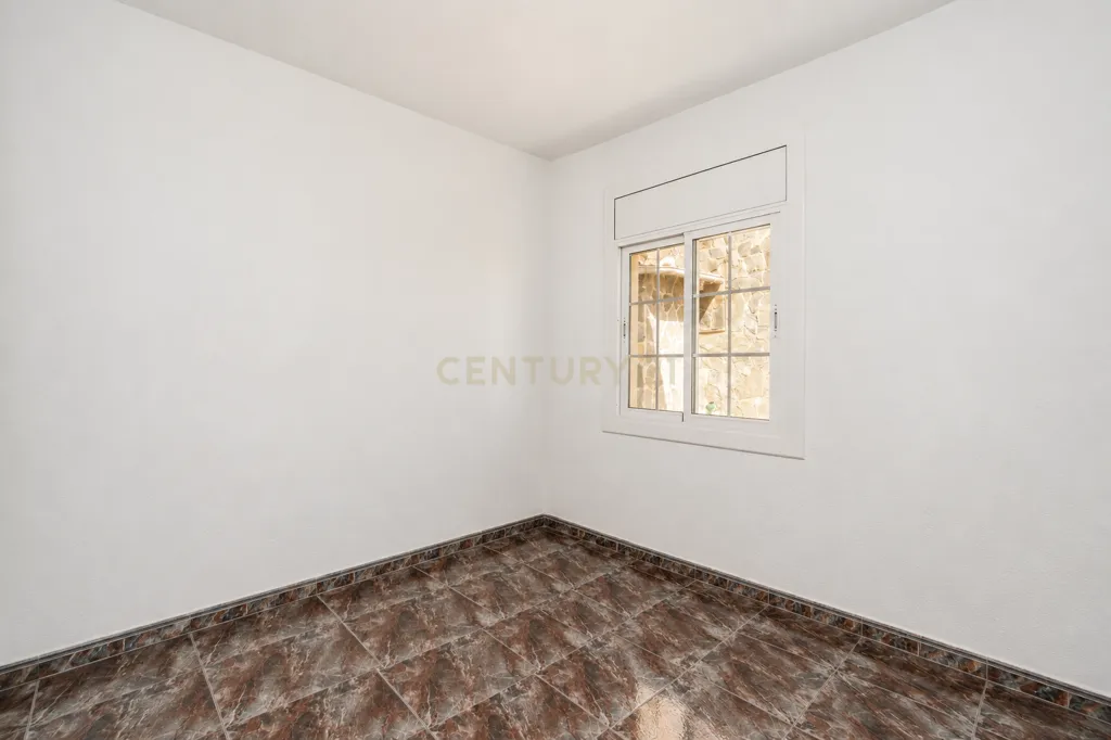 Rooms - Independent House with Montserrat Views in Abrera