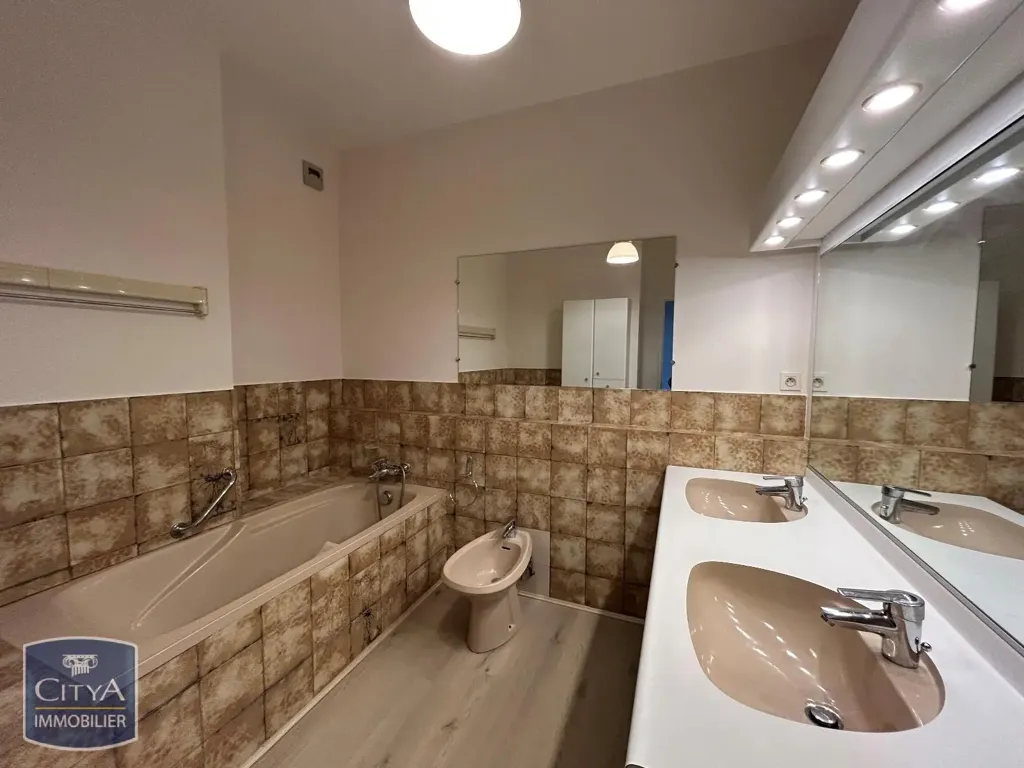 Salles de bain - Appartement avec Vue sur la Loire à Blois