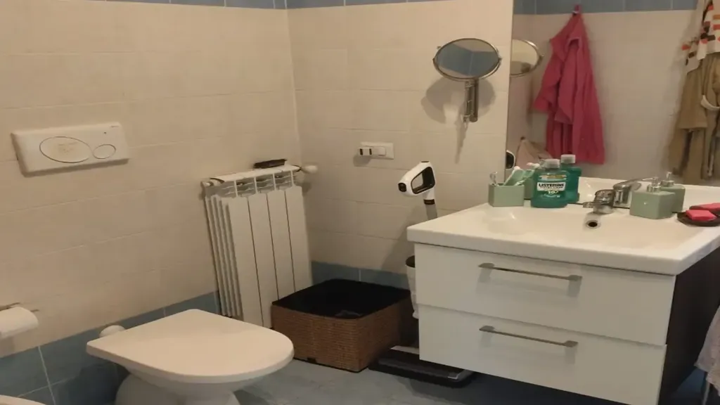 Salles de bain - Armed Studio with Balcony in Rome