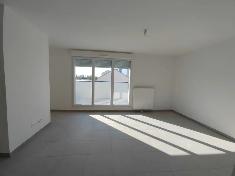 Toad - Modern Flat with Balcony in Saran