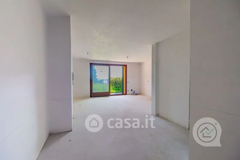 Toad - Ground Floor Apartment with Lake View in Barasso