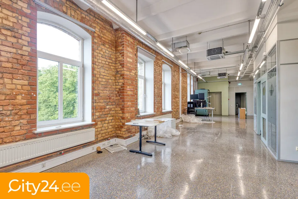 Studio - Office Building with Modern Lifts in Teika