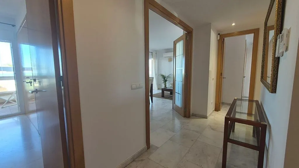 Esik - Seafront Apartment with Terrace in El Coll d'en Rabassa
