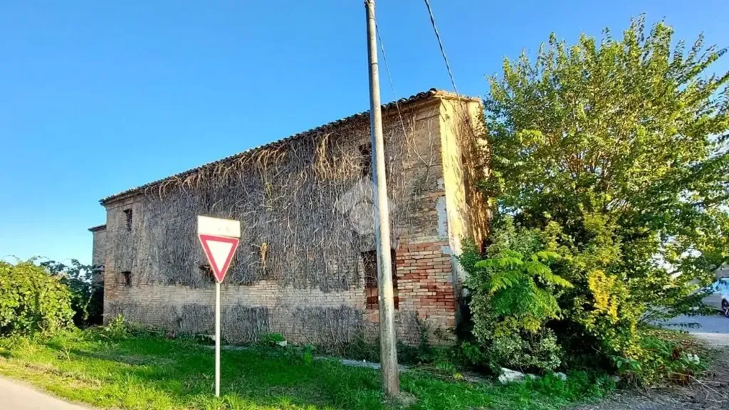 Exterior - Rustic House with Garden in Alfonsine