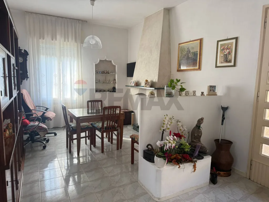 Dining Room - Villa with 1,200m² Garden in Adria