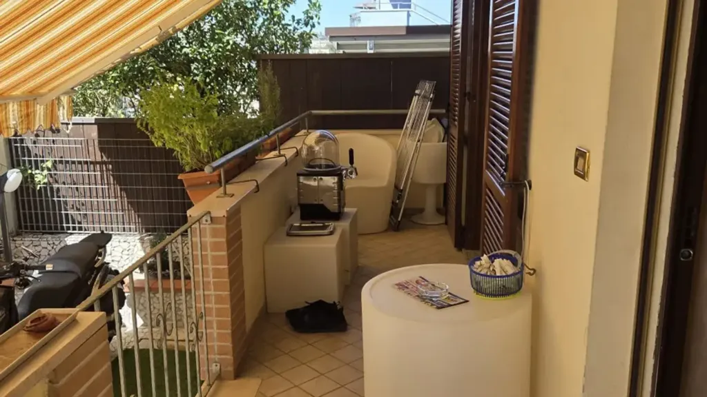balcony
