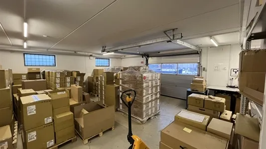 Lavanderia - Warehouse with Modern Features in Lynge