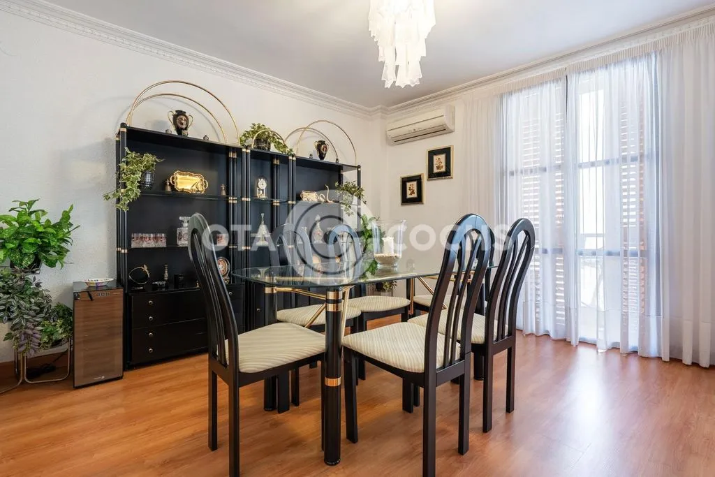 Söögituba - Luxury Apartment Complex in Reus Centre