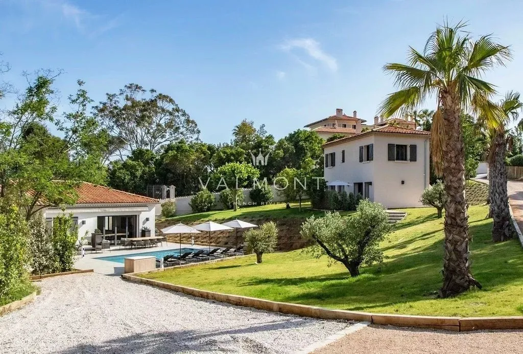 Exterior - Luxury Villa with Pool in La Croix Valmer
