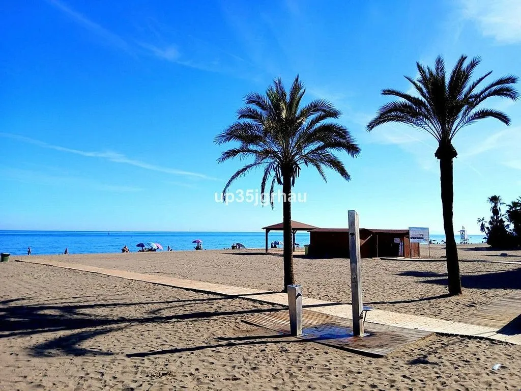 Chalet for Renovation with Terrace in Estepona