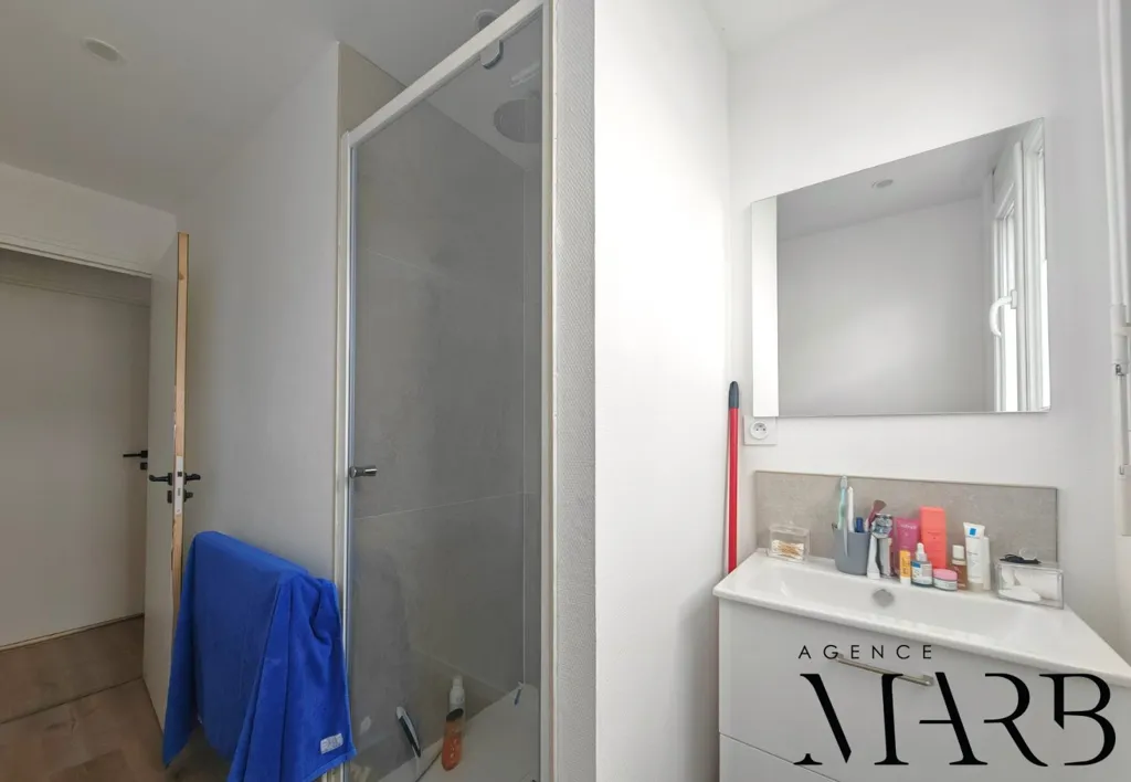 Vannitoad - Student Flat with Balcony in Angers