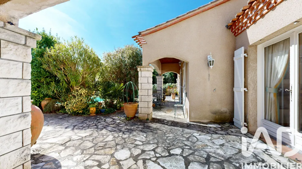 Terrasse - Maison Traditionnelle avec Piscine à Balma