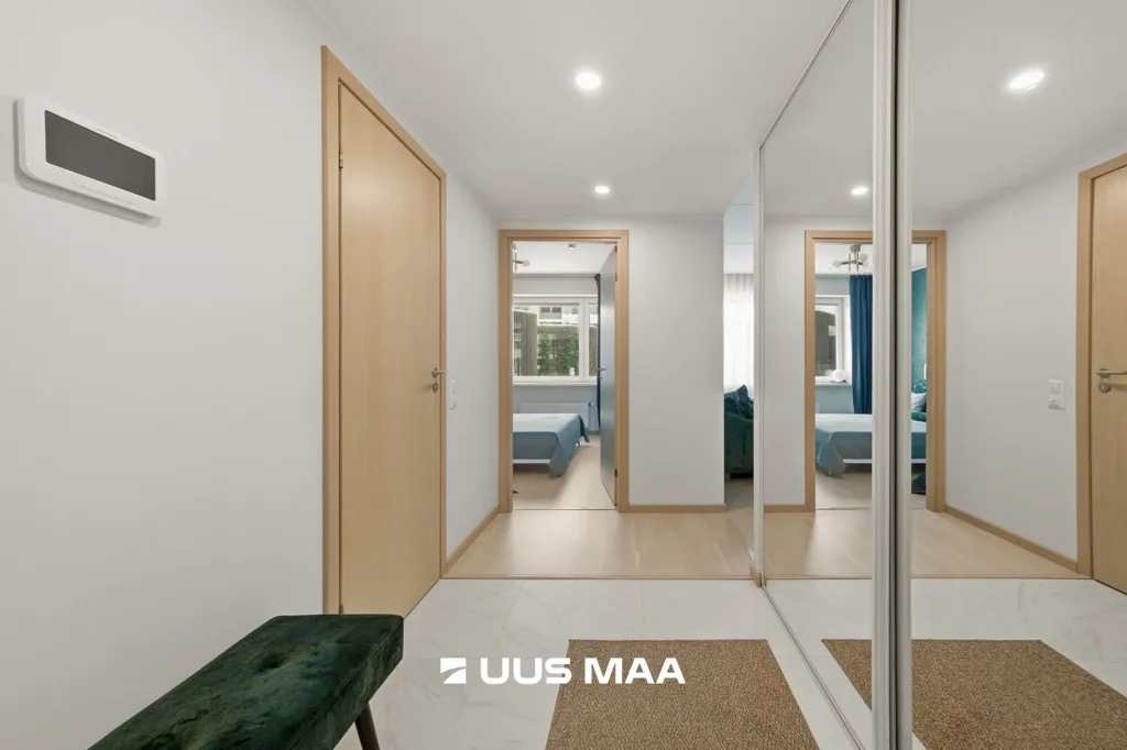 hallway_entrance