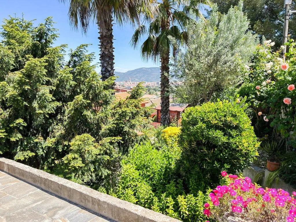 Aed - Chalet with Pool in Esparreguera