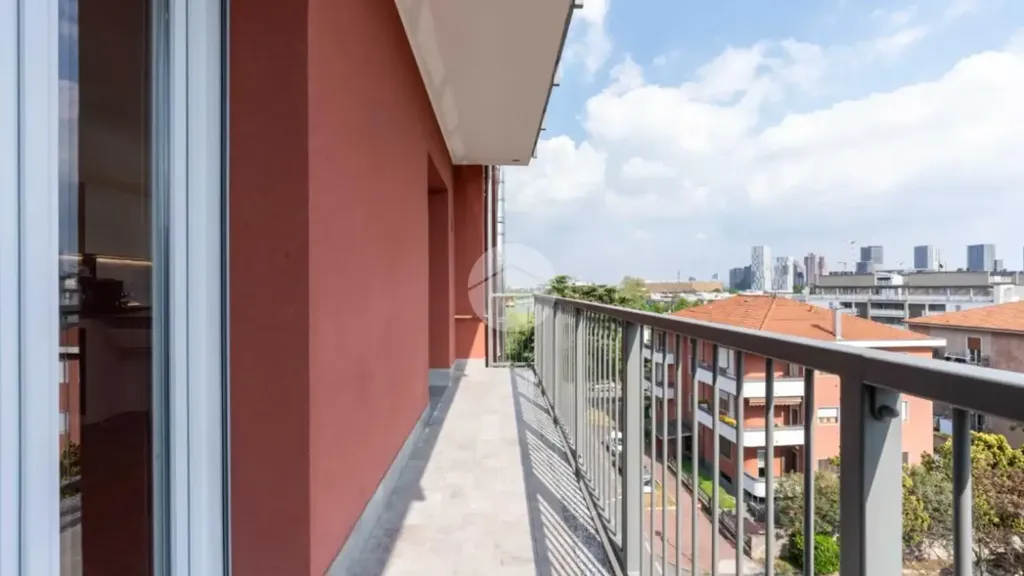 Balcon - Fully Furnished Triplex with Balcony in Pero