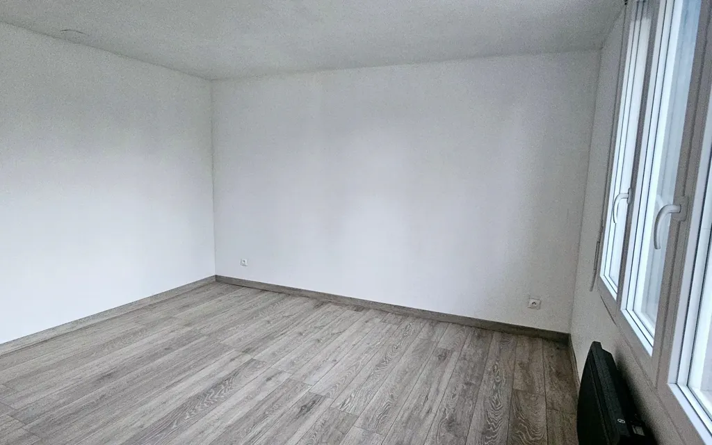 Pièces - Appartement T3 avec Double Vitrage à Saint-Quentin