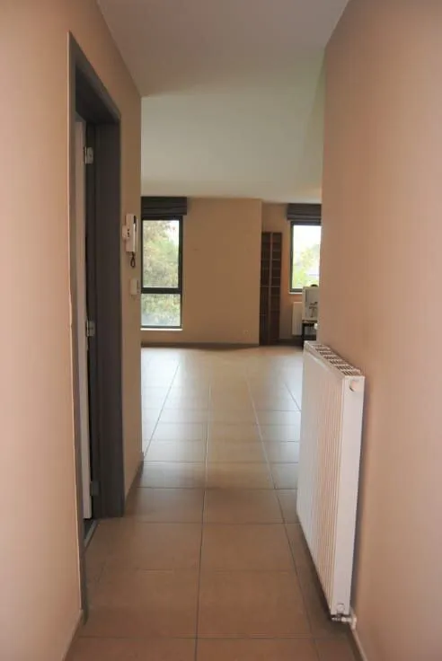 Esik - Spacious Flat with Terrace in Jodoigne