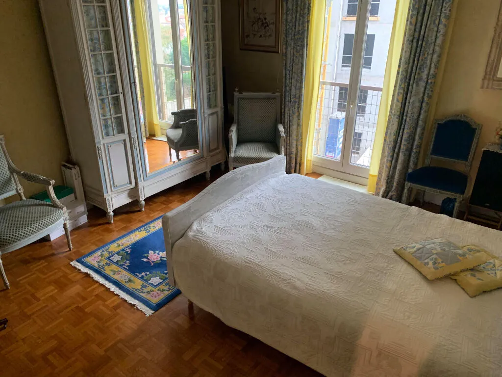 Magamistoad - 4-Bedroom Apartment with Parking in Châtillon