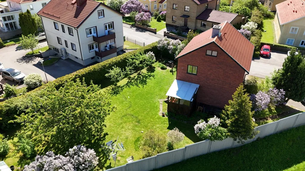 6-toaline maja asukohas Skövde kommun