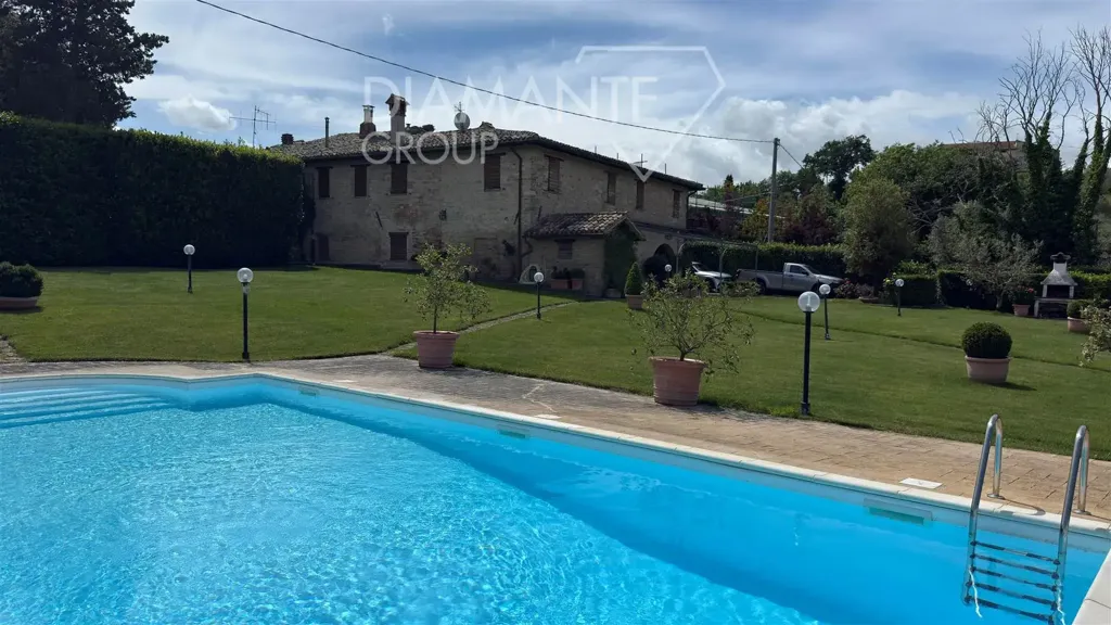 Bassein - Rustic Farmhouse with Vineyard in Montefalco