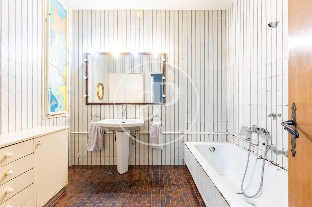 Salles de bain - Luxury Townhouse with Pool in Sabadell Centre