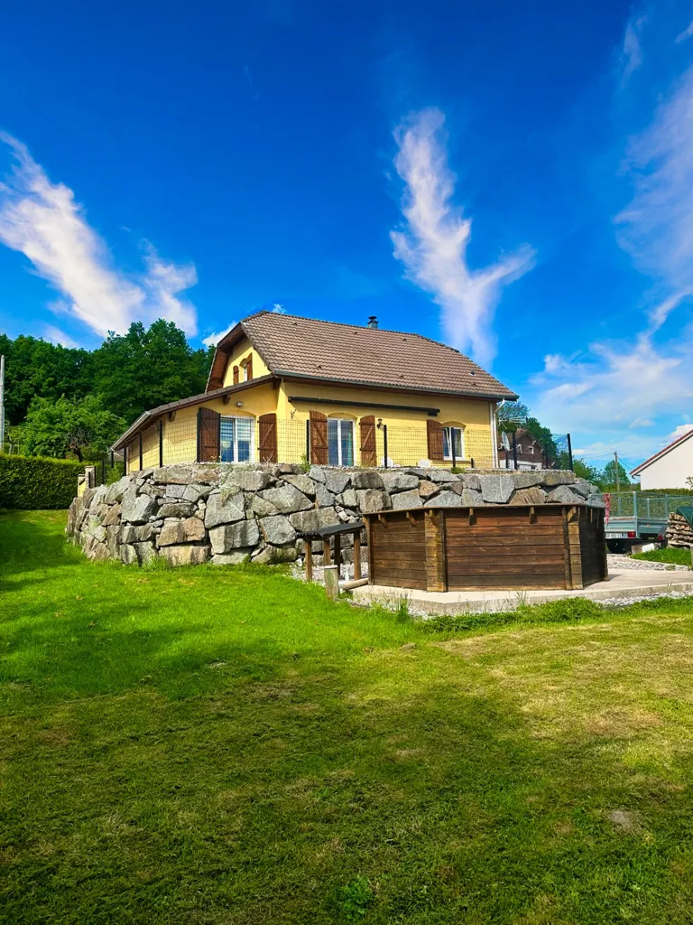 Jardin - Maison avec Piscine et Jardin à La Houssière