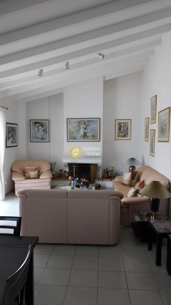 Séjour - Multi-Storey Building with Large Garden in Rafina - Neraias