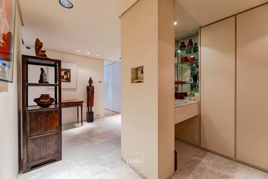 Esik - Design Apartment with Terraces on Avenue de Messidor